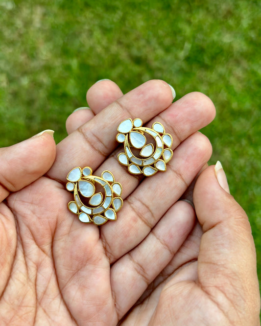 Tisya Mother Of Pearls Silver Studs