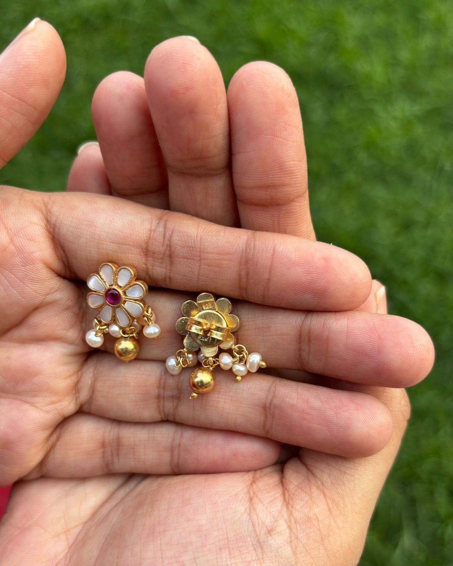 Lavini Mother Of Pearls Silver Earrings