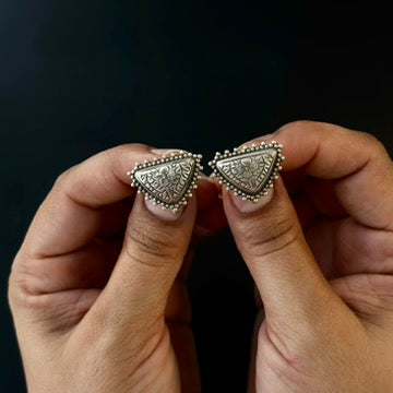 Trayi Silver Studs