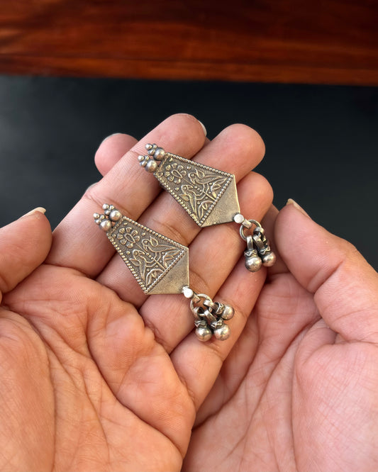 Bheeli Silver Studs