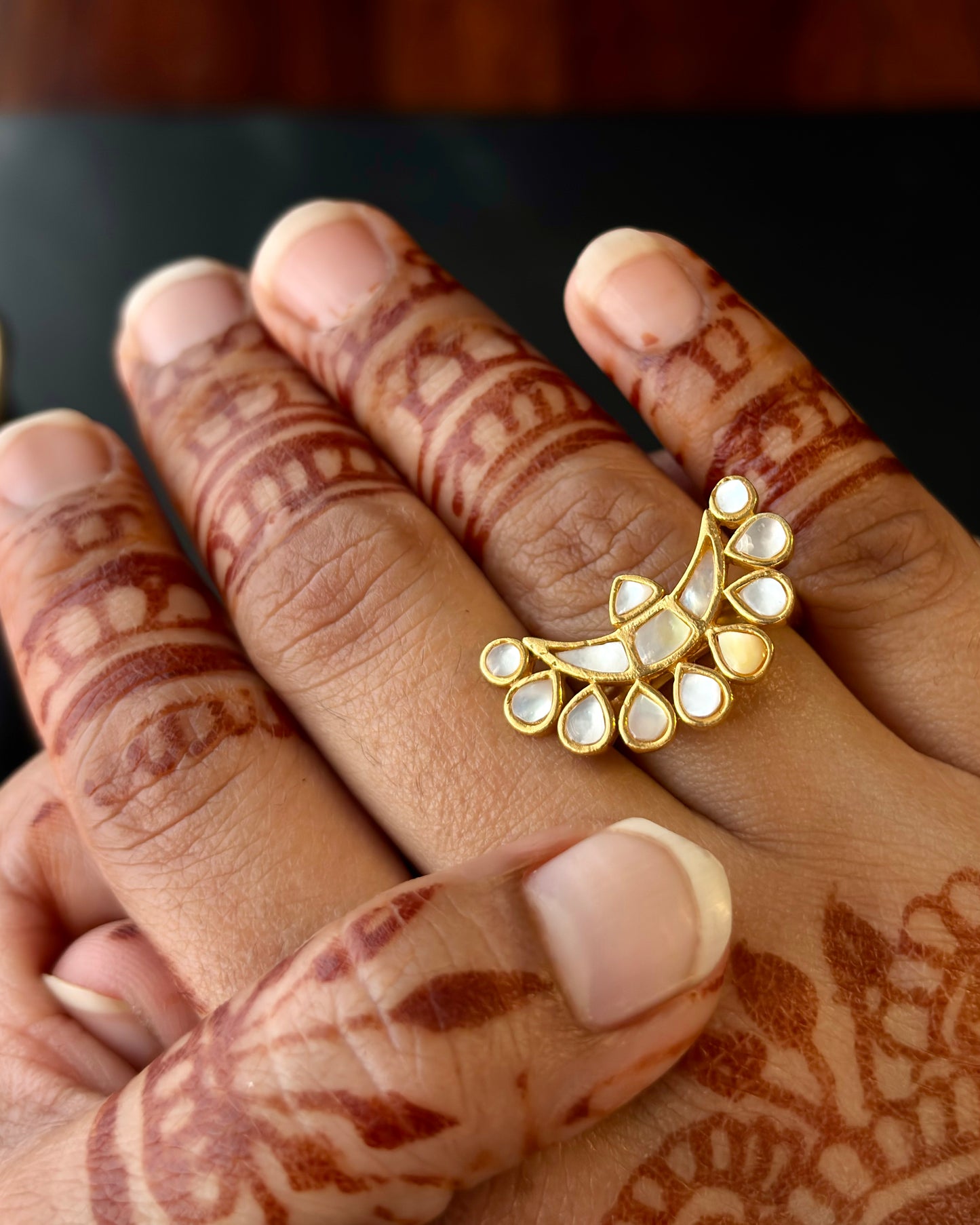 Arohi Mother Of Pearls Silver Ring
