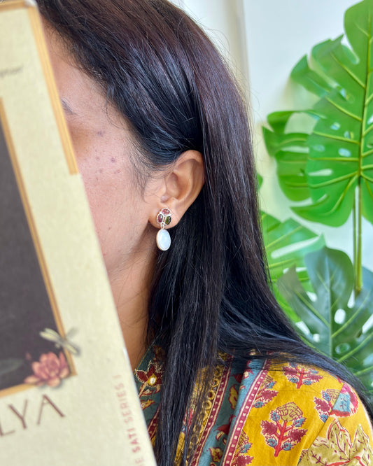 Aira Pearl Silver Studs