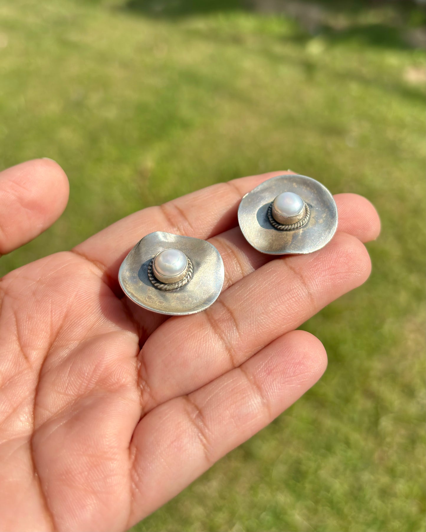 Ansh Silver Studs - Freshwater Pearl