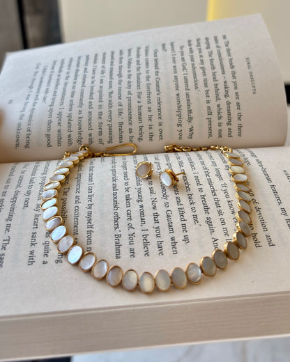 Arka Mother of Pearls Choker Set