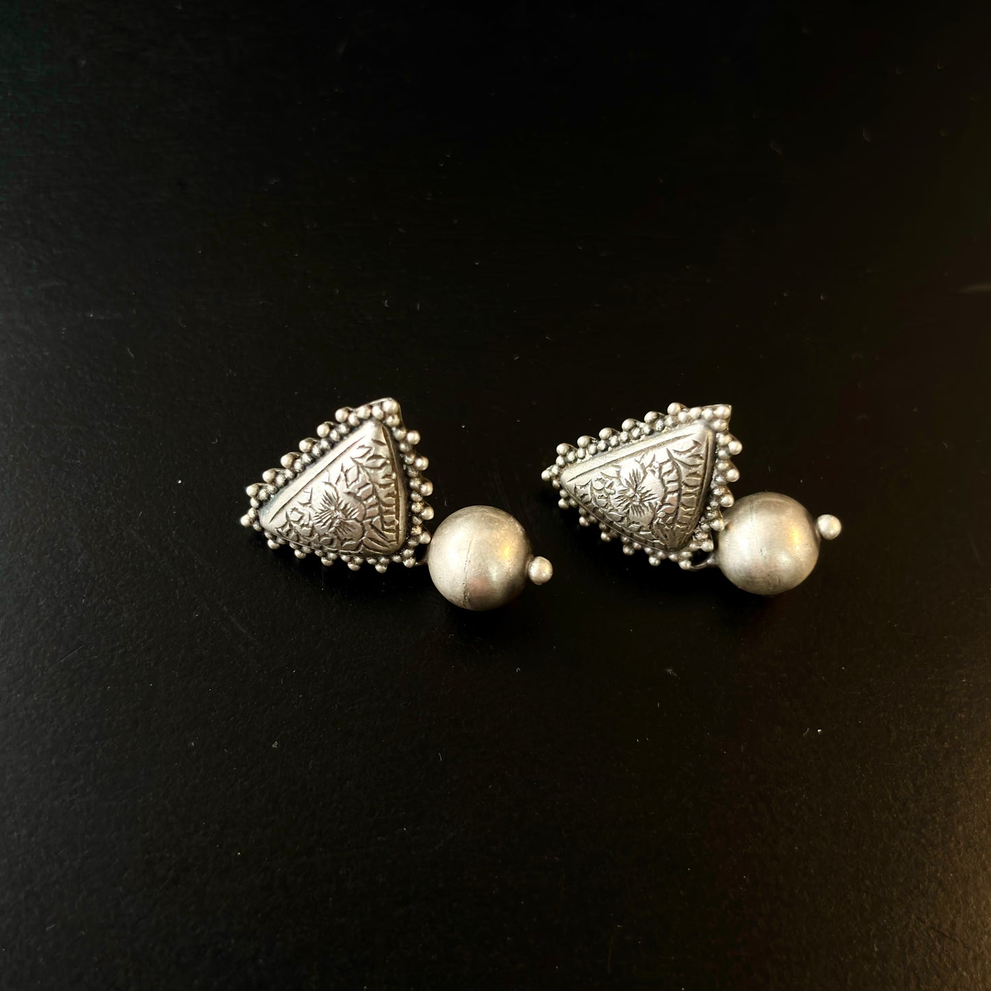 GulNaqsh Silver Studs