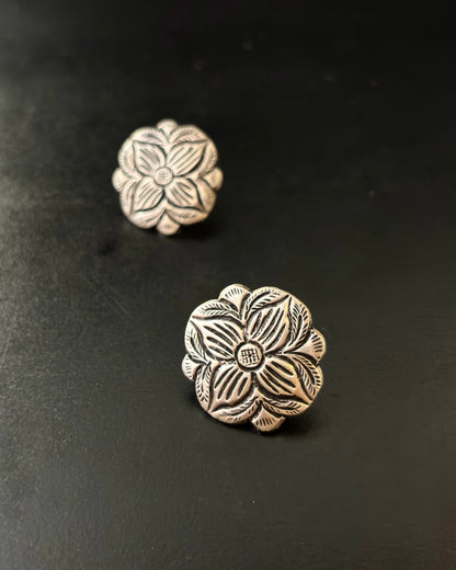 Naqsh Chitai Silver Studs