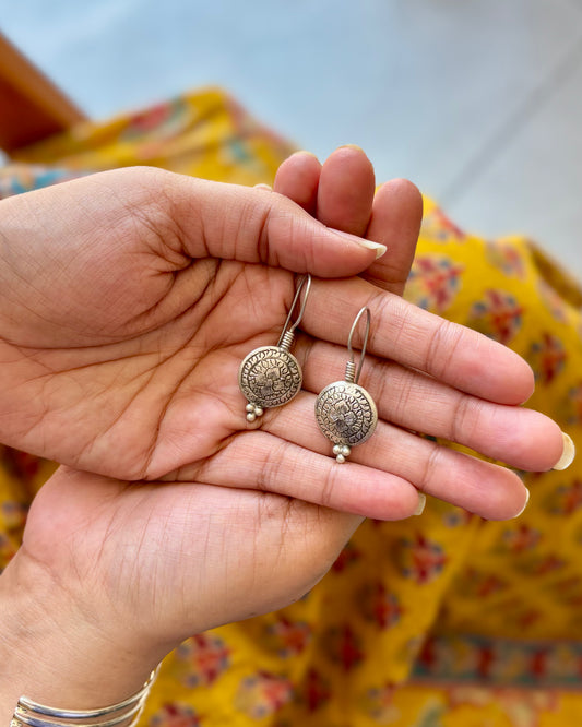 Naqsh Engraved Drop Earrings