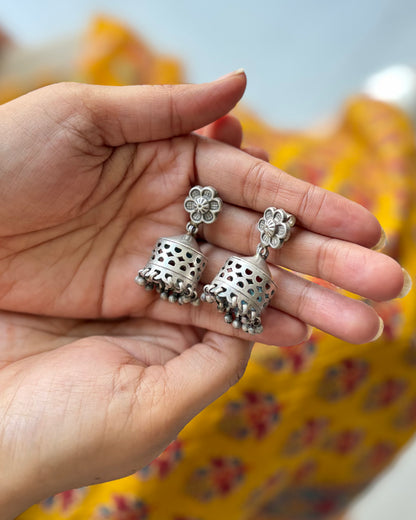 Saanjh Jaali Jhumki Earrings