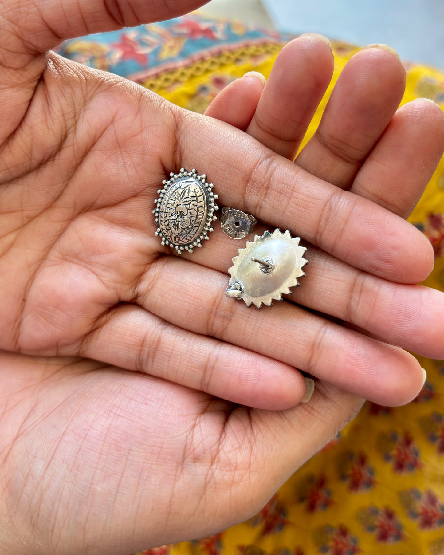 GulNaqsh Noor Silver Studs
