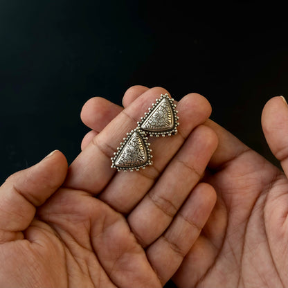 Trayi Silver Studs