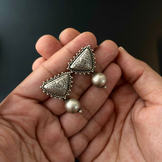 GulNaqsh Silver Studs