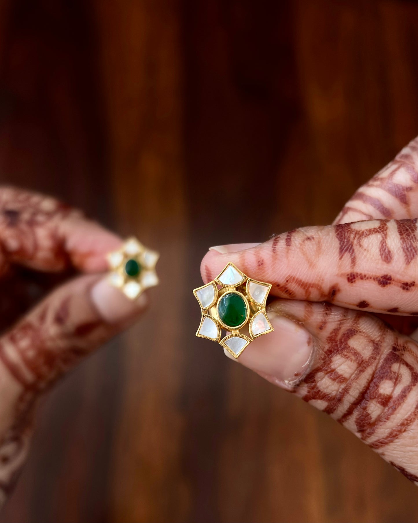 Isha Mother Of Pearl Silver Studs