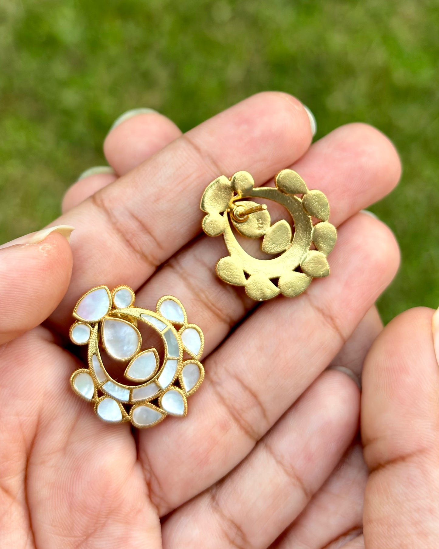 Tisya  Mother Of Pearls Silver Studs