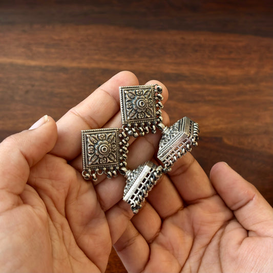 Pushpkundal Dome Ghungroo Silver Jhumkas