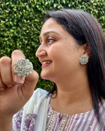 Naqsh Chitai Silver Studs