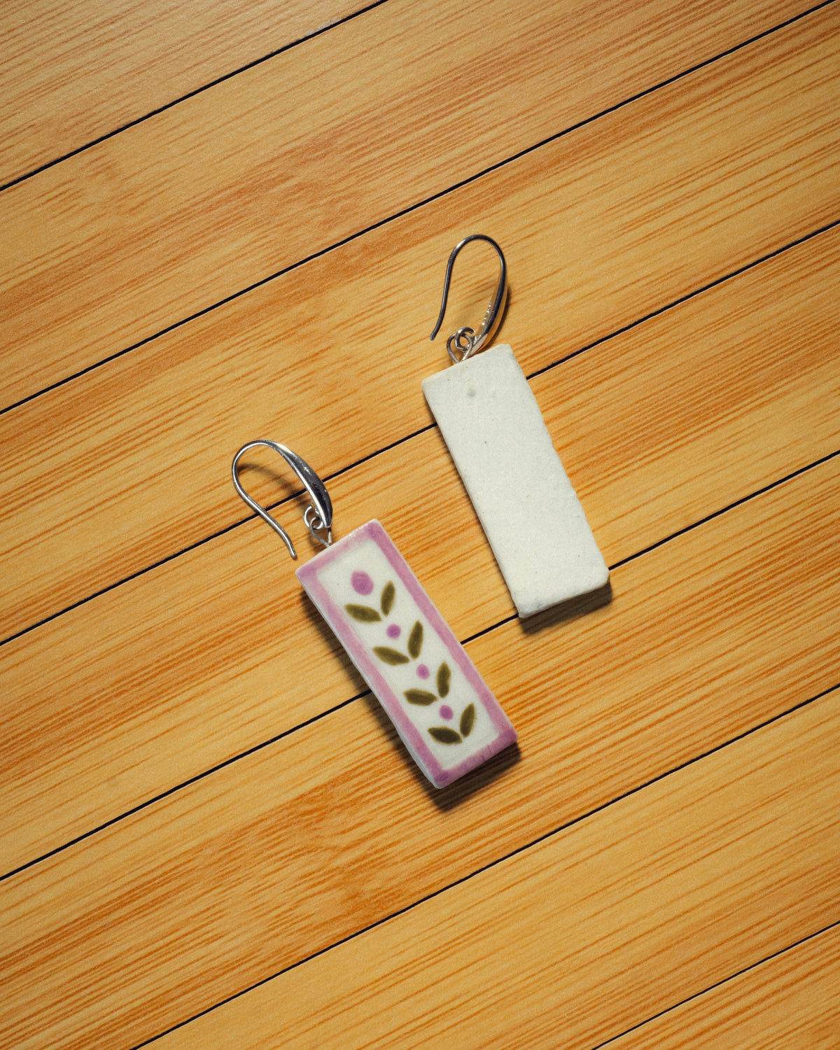 Lilac Pallava Ceramic Earrings