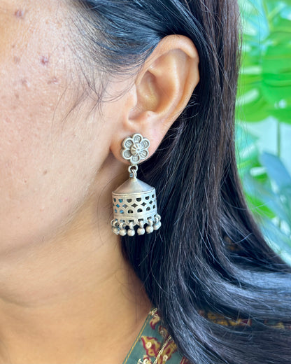 Saanjh Jaali Jhumki Earrings