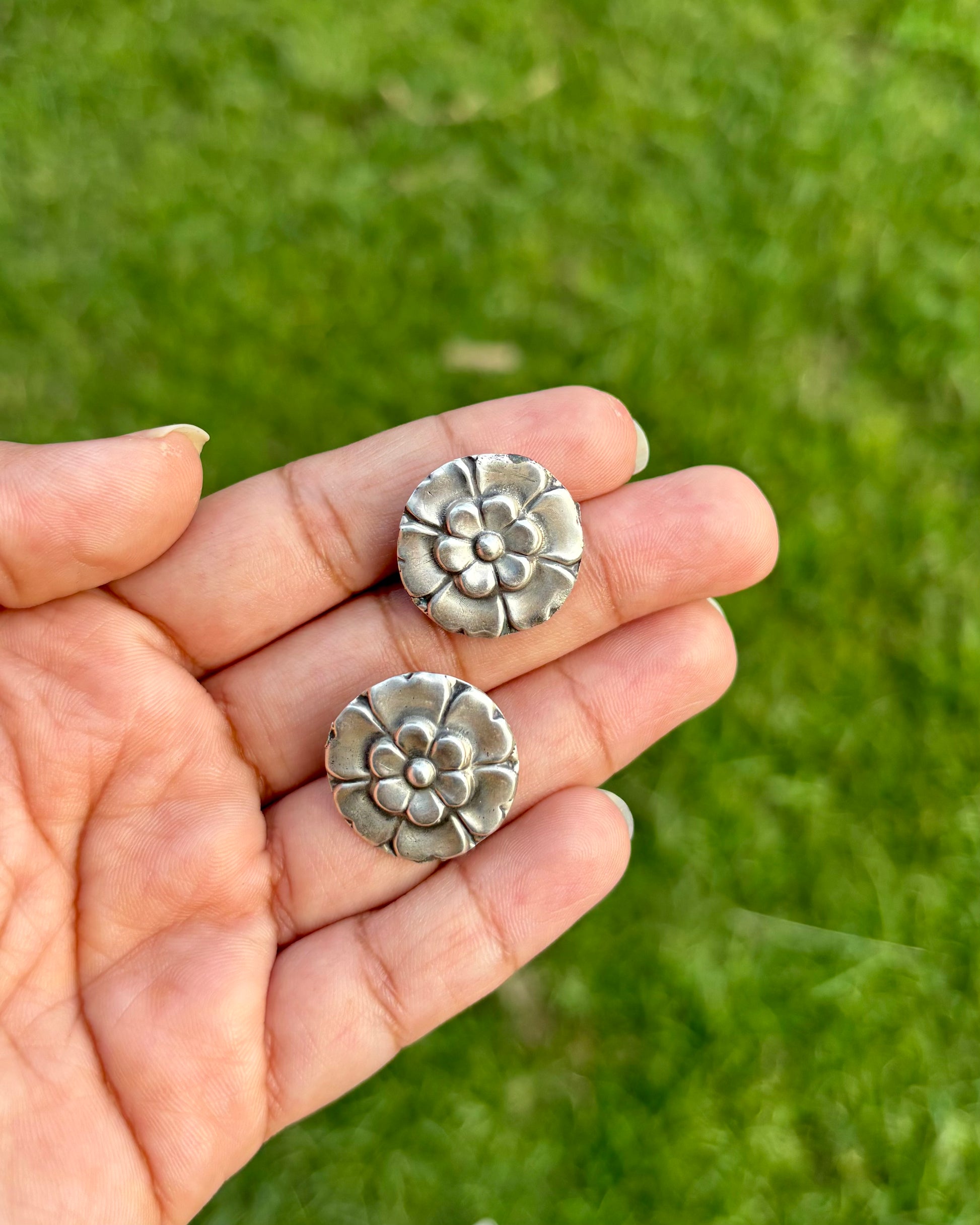 Pair of silver floral earrings, 92.5 silver earrings