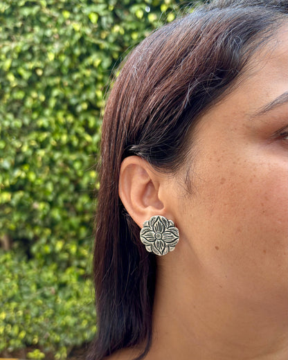 Naqsh Chitai Silver Studs