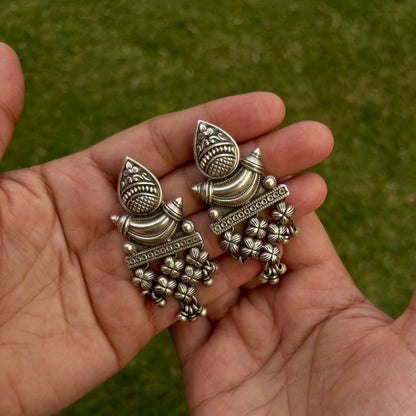 Rajasi Bow Jali Earrings