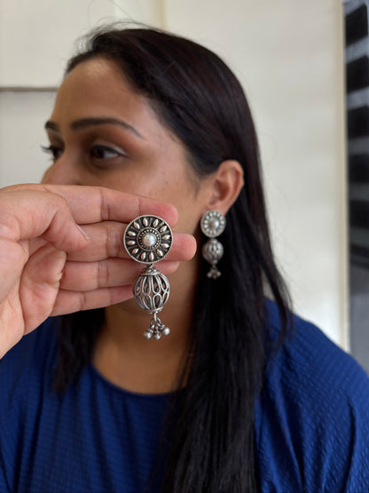 Tarini Pearl Arka Cage Earrings
