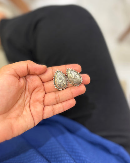 Kairi Teardrop Engraved Silver Studs