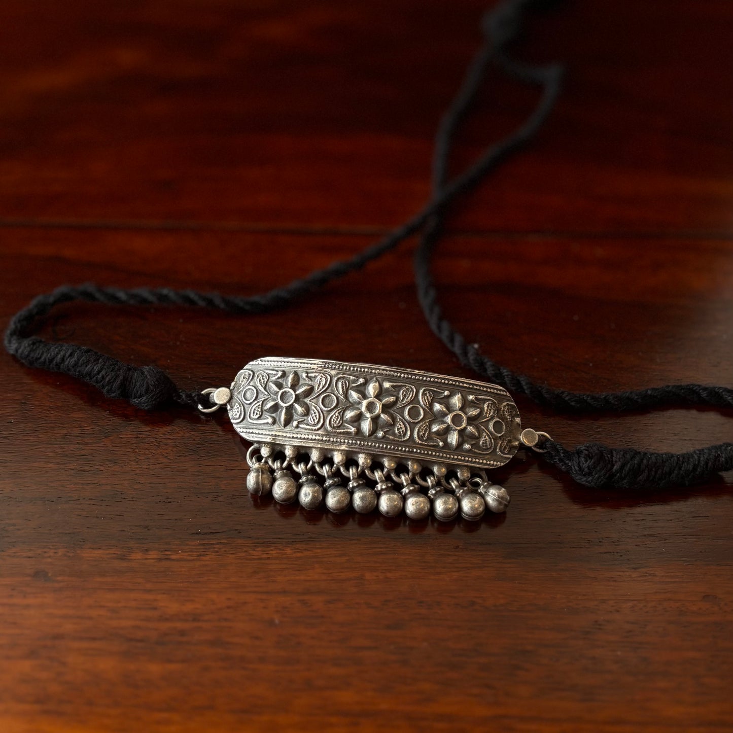 Arka Kanthi Silver Choker