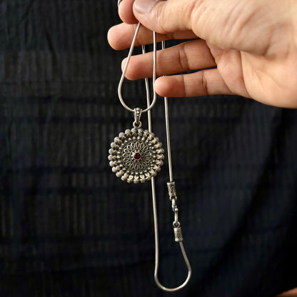 Manikya Whisper Silver Chain Necklace