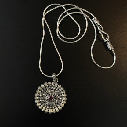 Manikya Whisper Silver Chain Necklace