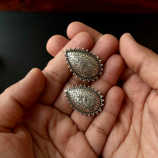 Kairi Teardrop Engraved Silver Studs
