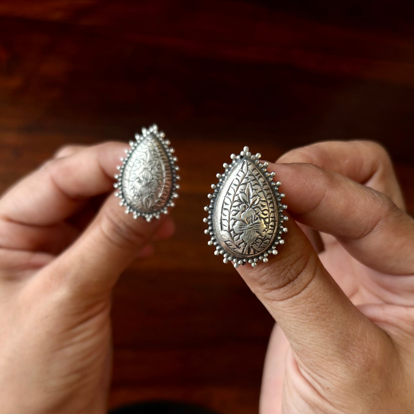 Kairi Teardrop Engraved Silver Studs